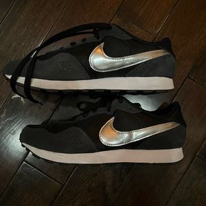 Never worn. Boys Nike MD Valiant. Size 5.